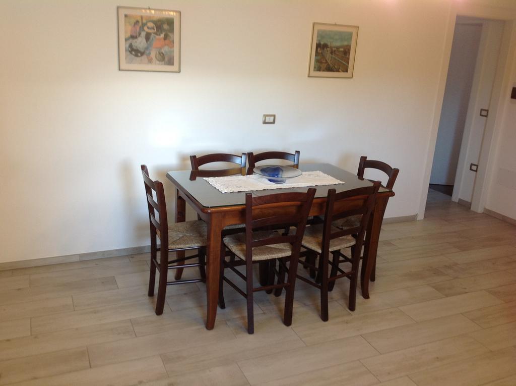 Villa In Val Di Fiemme كافاليسِّ الغرفة الصورة