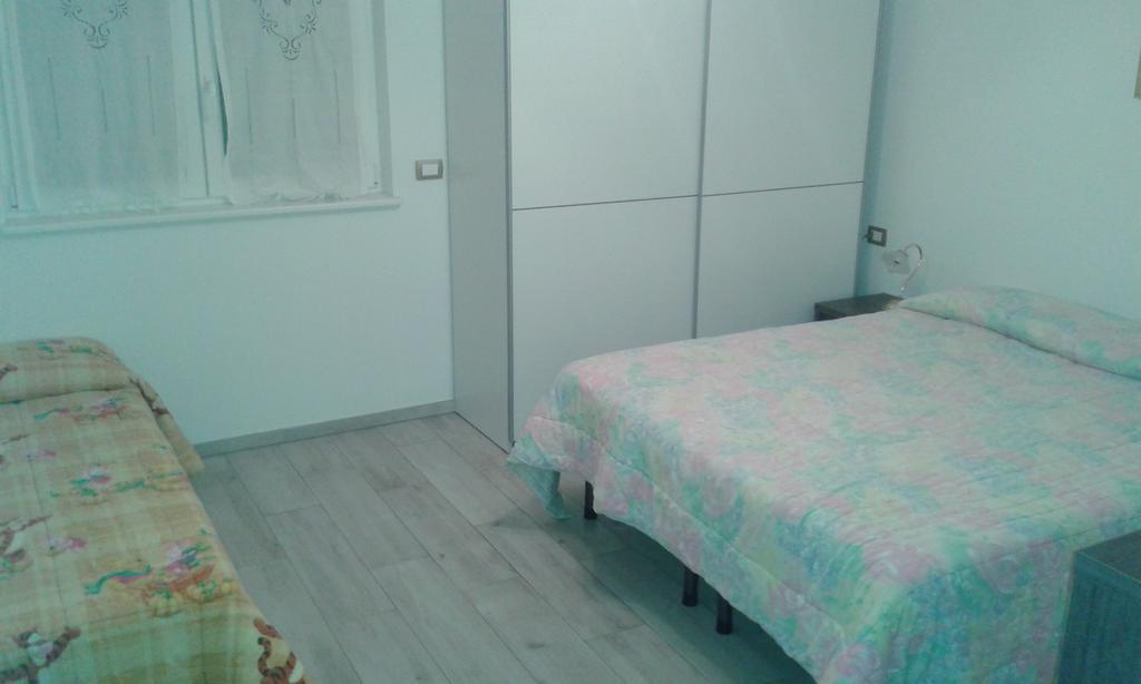 Villa In Val Di Fiemme كافاليسِّ الغرفة الصورة