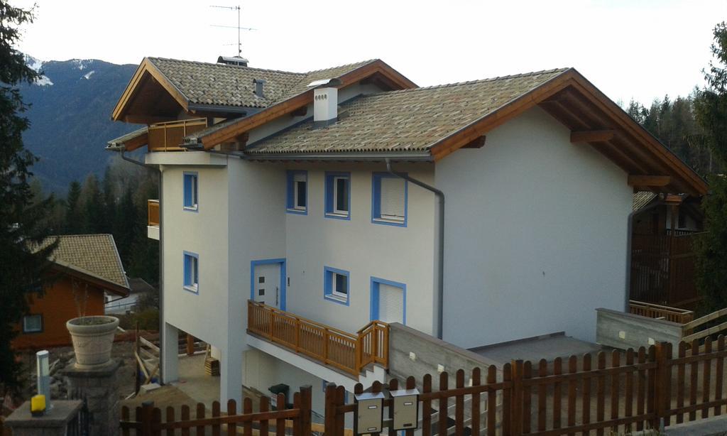 Villa In Val Di Fiemme كافاليسِّ الغرفة الصورة
