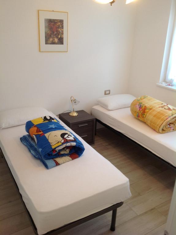 Villa In Val Di Fiemme كافاليسِّ الغرفة الصورة